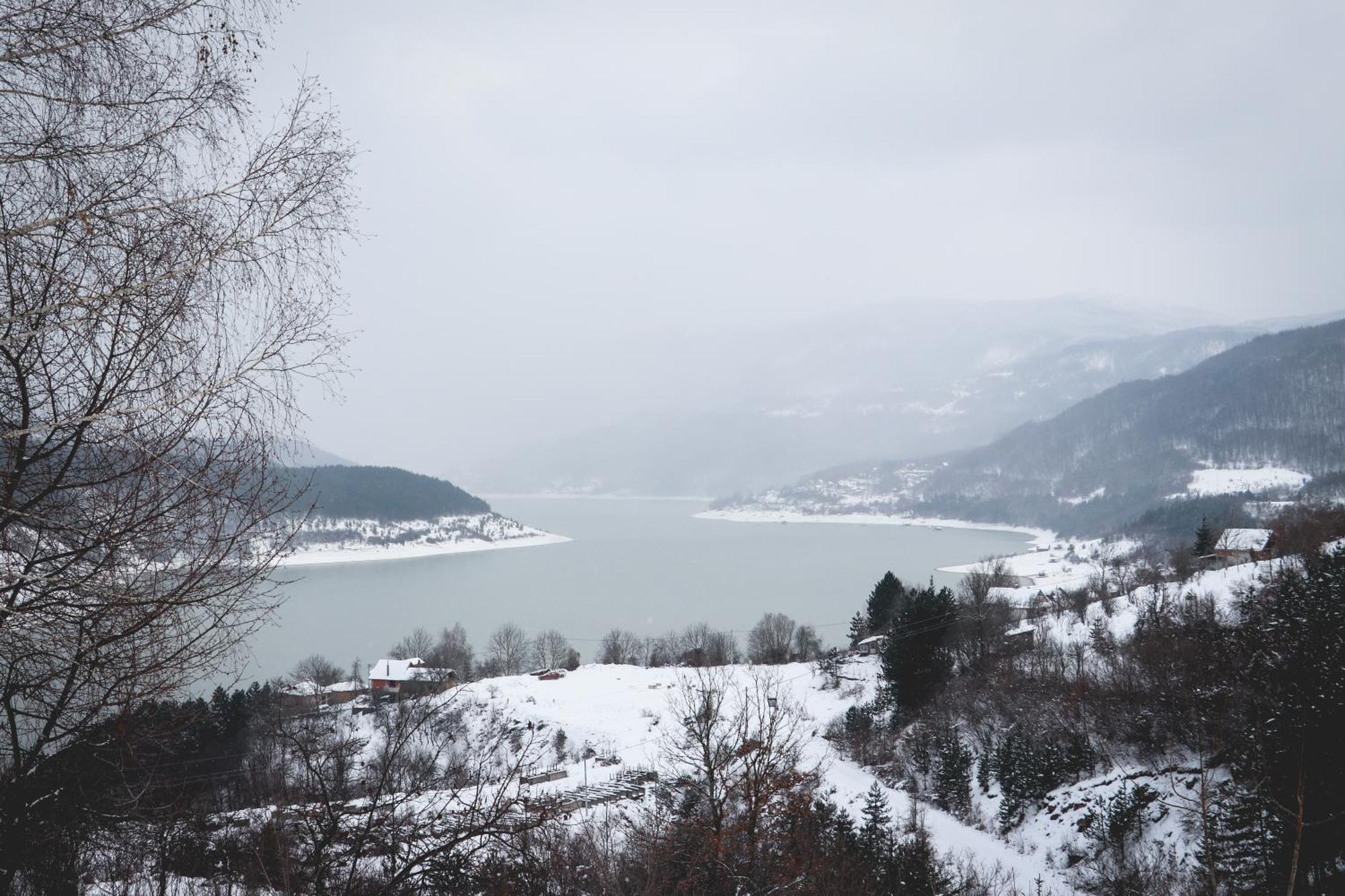 Nemir Zavojsko Jezero *